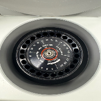 Eppendorf 5424 Centrifuge image 1